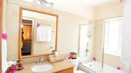 Aparthotel Mandela Court Lance aux Epines