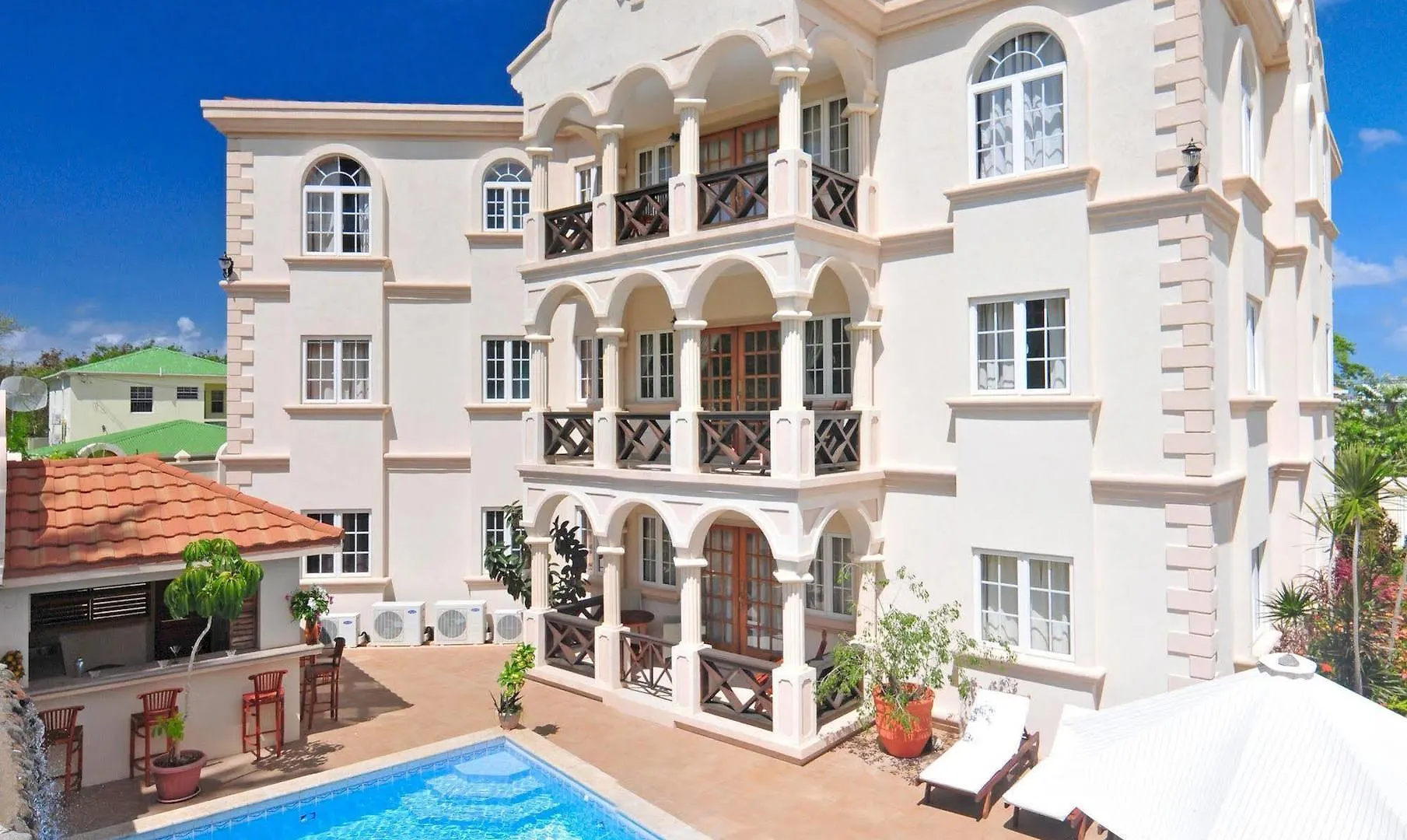 Aparthotel Mandela Court Lance aux Epines